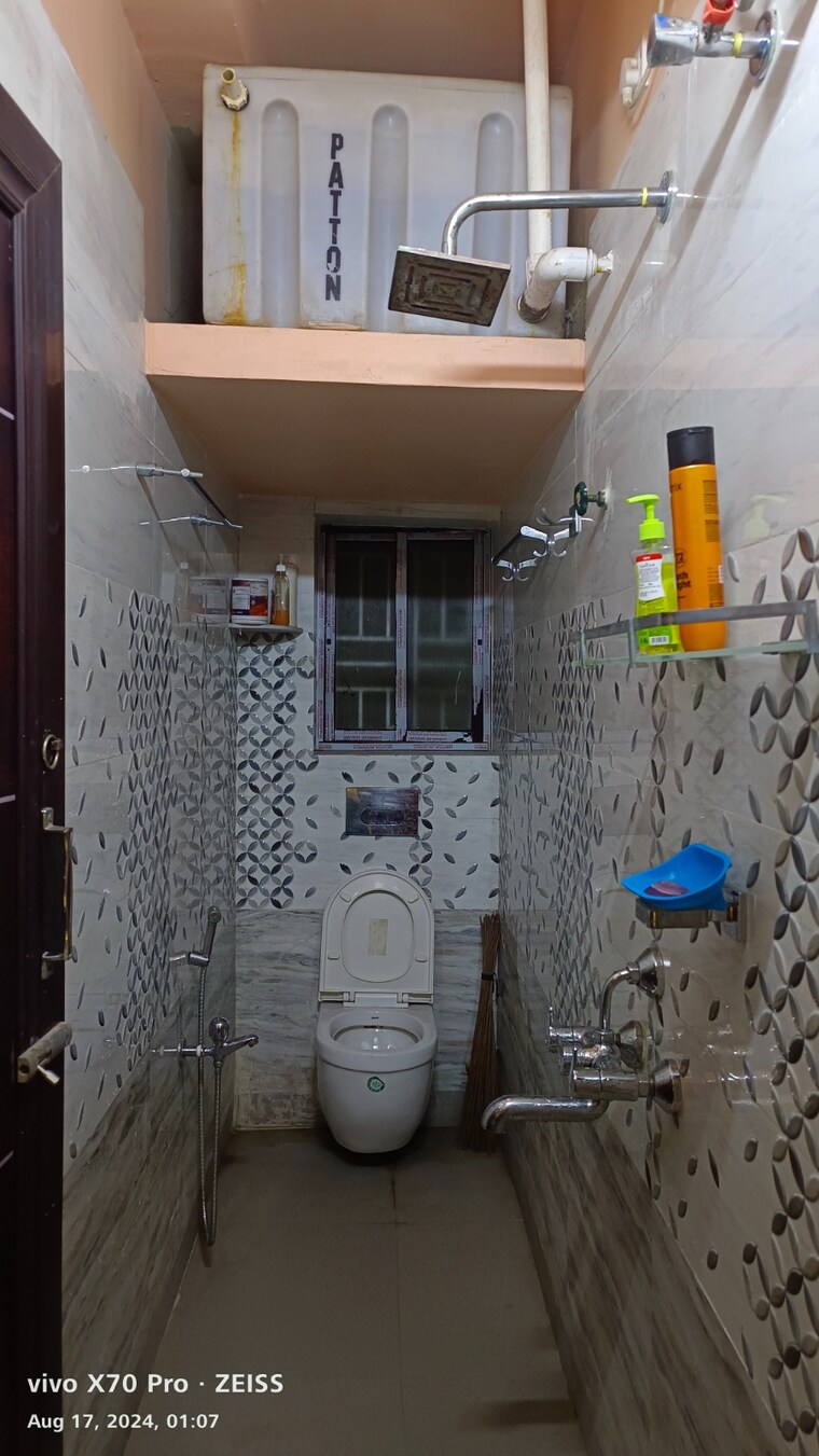 Attached Bathroom, lake town 3 Bedroom 1382 Sq.Ft. Apartment In Lake Town Kolkata 9254871