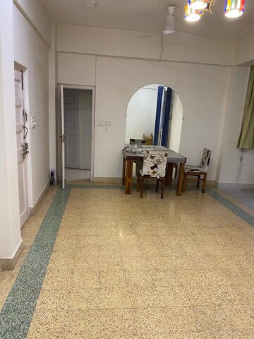 Parking in 2 BHK Apartment at Bandra West – for Rent