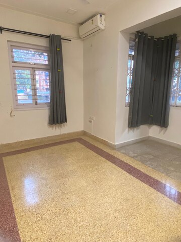 2 BHK Apartment For Rent in Bandra West