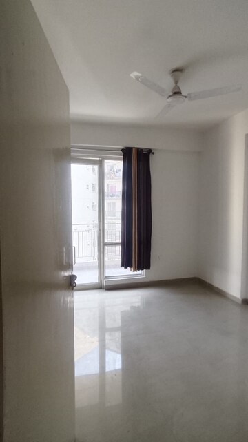 Room in 2 BHK Apartment at ROF Aalayas, Sector 102 – for Rent