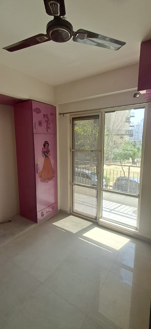 2 BHK Apartment For Rent in ROF Aalayas