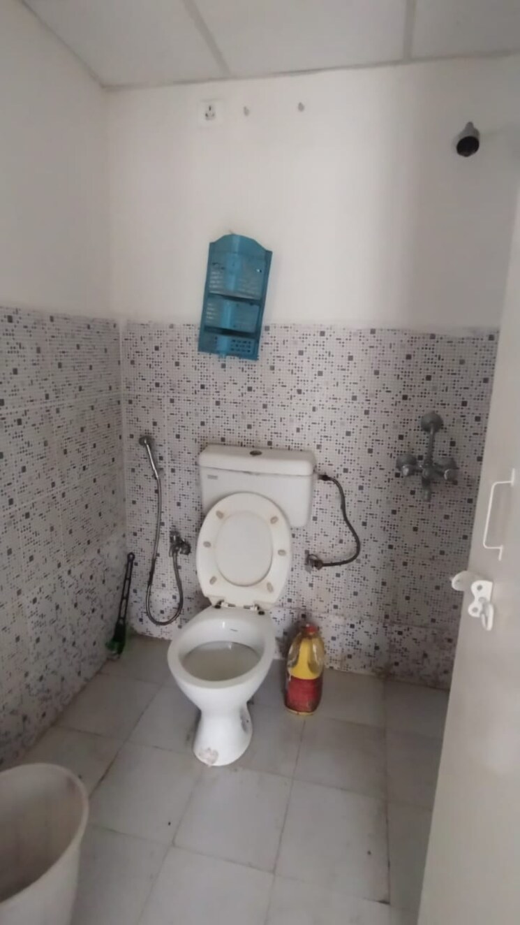 Bathroom, rof-aalayas 2 Bedroom 717 Sq.Ft. Apartment In Sector 102 Gurgaon 9254980