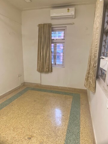 Room in 2 BHK Apartment at Bandra West – for Rent