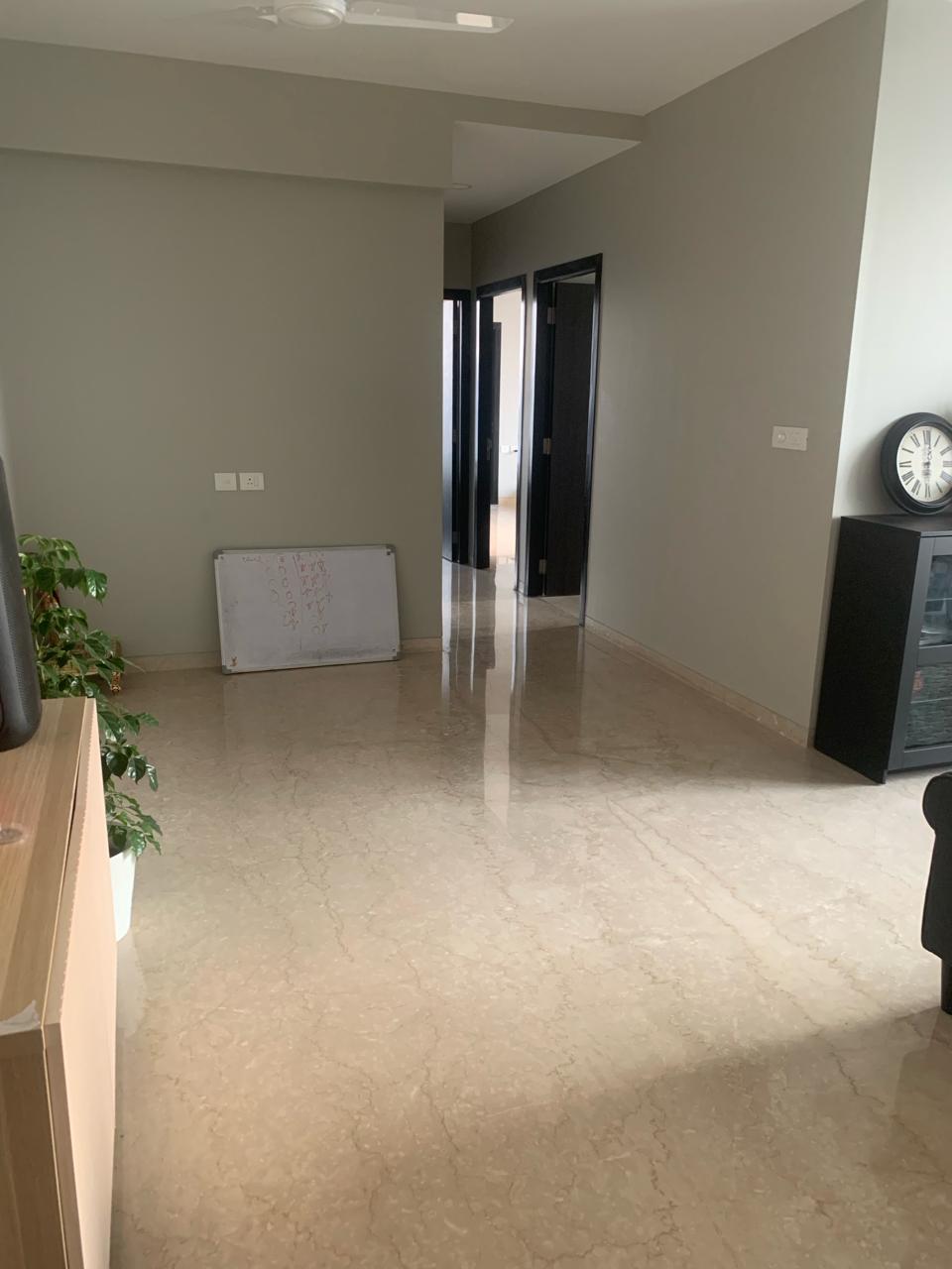 2 BHK 700 Sq.Ft. Apartment in Swapnalok Towers