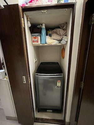 Furnished Amenities in 2 BHK Apartment at Bandra West – for Rent