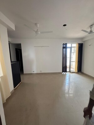 Room in 1 RK Apartment at Logix Blossom Zest, Sector 143 – for Rent