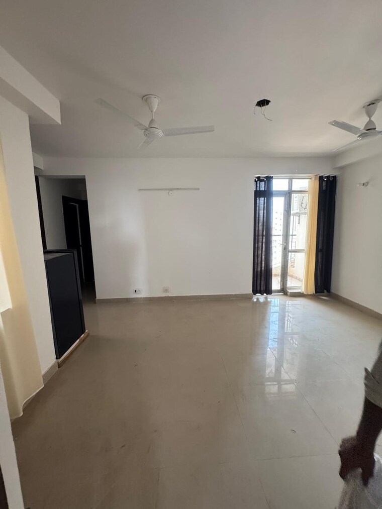 Room, logix-blossom-zest 1 RK 500 Sq.Ft. Apartment In Sector 143 Noida 9255051