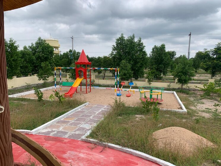 Garden, abdullahpurmet  220 Sq.Yd. Plot In Abdullahpurmet Hyderabad 9255084