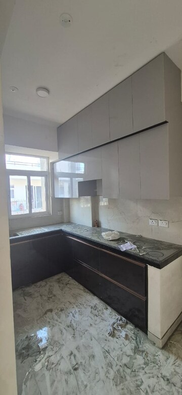 Kitchen in 2.5 BHK Builder Floor at Smart World Gems, Sector 89 – for Rent