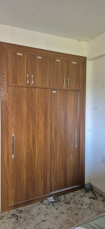 Furnished Amenities in 2.5 BHK Builder Floor at Smart World Gems, Sector 89 – for Rent