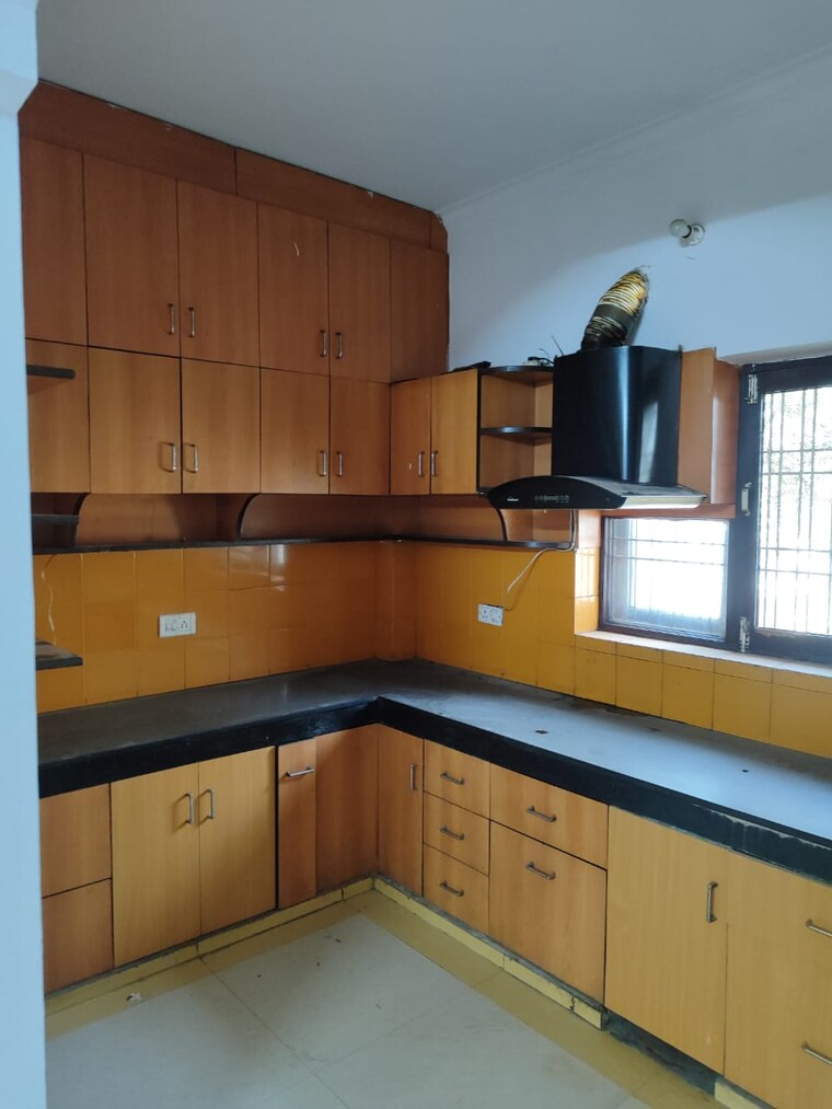 Kitchen, gomti nagar 2 Bedroom 1200 Sq.Ft. Apartment In Gomti Nagar Lucknow 9255119