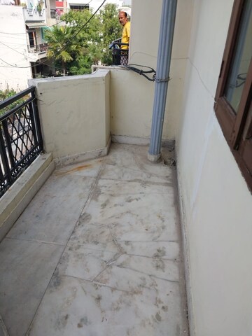 Balcony in 1.5 BHK Villa at Sector 34 – for Rent