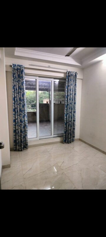Room in 2 BHK Apartment at Shree Ganesha Veera Residency, Ghodbunder Road – for Rent