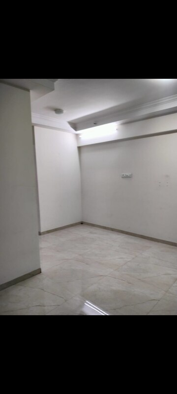 Room in 2 BHK Apartment at Shree Ganesha Veera Residency, Ghodbunder Road – for Rent