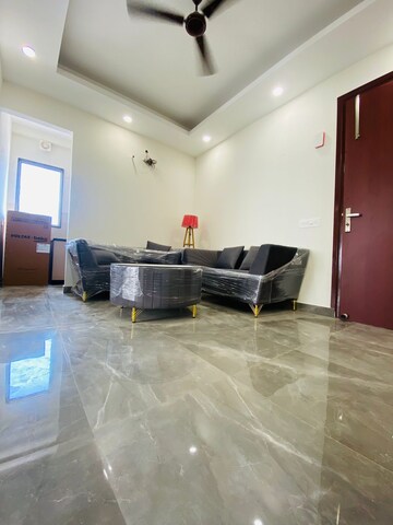 Living Room in 1 BHK Builder Floor at Ardee City, Sector 52 – for Rent