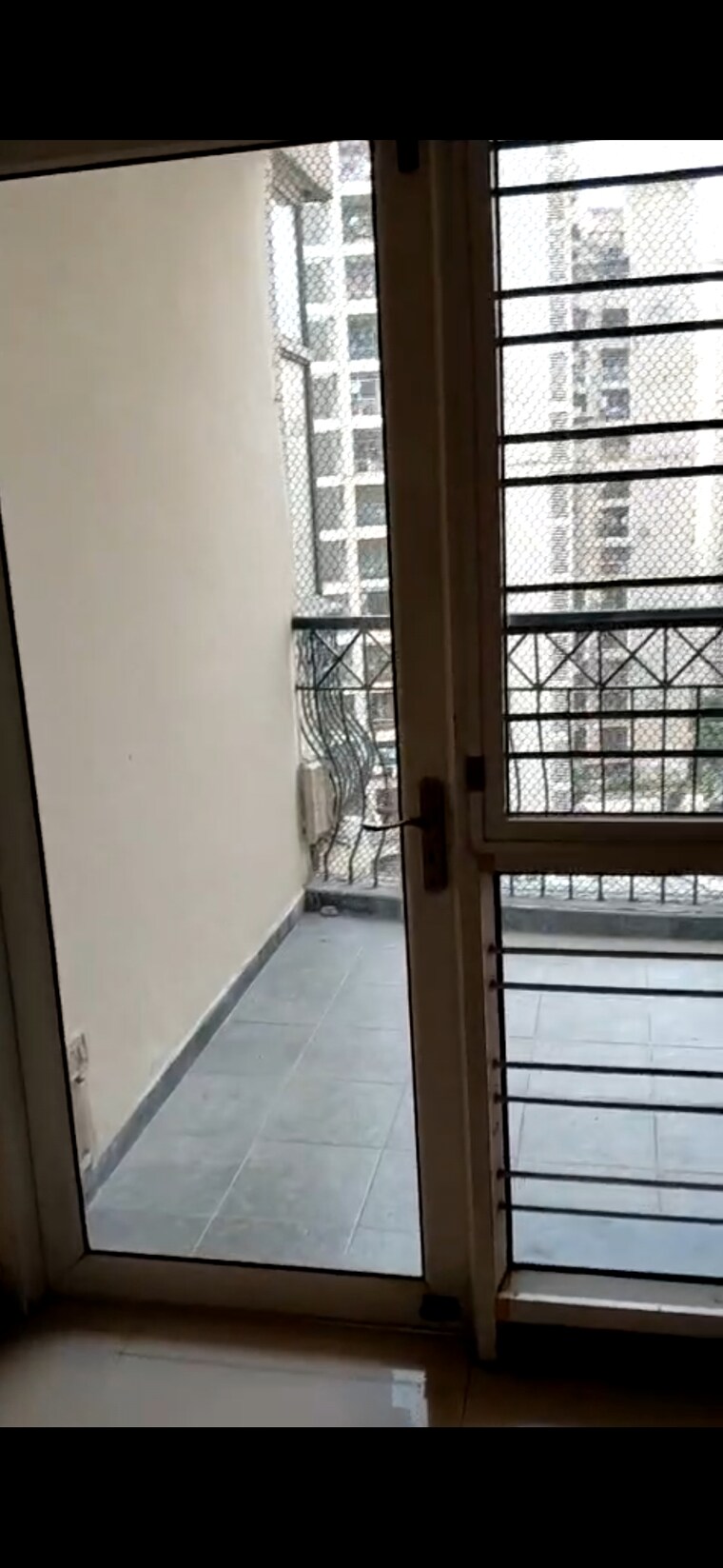 Balcony, upavp-ganga-yamuna-and-hindon-enclave 2 Bedroom 1100 Sq.Ft. Apartment In Pratap Vihar Ghaziabad 9255279