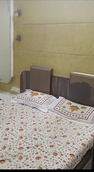 Bedroom in 2 BHK Apartment at Chintamani CHS, Andheri East – for Rent