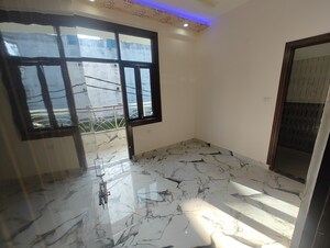 Room in 2 BHK Builder Floor at Dlf Ankur Vihar – for Sale
