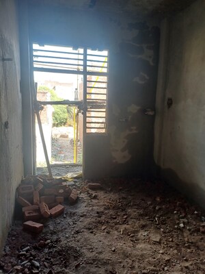 Parking in 2 BHK Independent House at Palla – for Sale