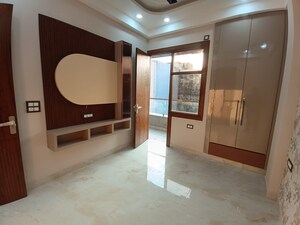 Room in 4 BHK Builder Floor at Shakti Khand iv – for Sale