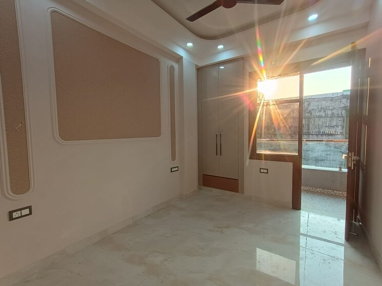 Room, shakti khand iv 4 Bedroom 1300 Sq.Ft. Builder Floor In Shakti Khand iv Ghaziabad 9255352
