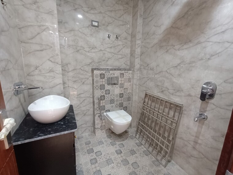 Bathroom, shakti khand iv 4 Bedroom 1300 Sq.Ft. Builder Floor In Shakti Khand iv Ghaziabad 9255352