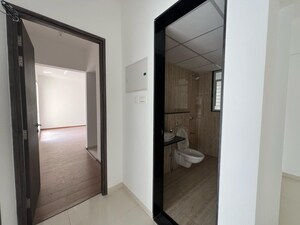 Room in 3.5 BHK Penthouse at Kundan Presidia, Nibm Road – for Rent