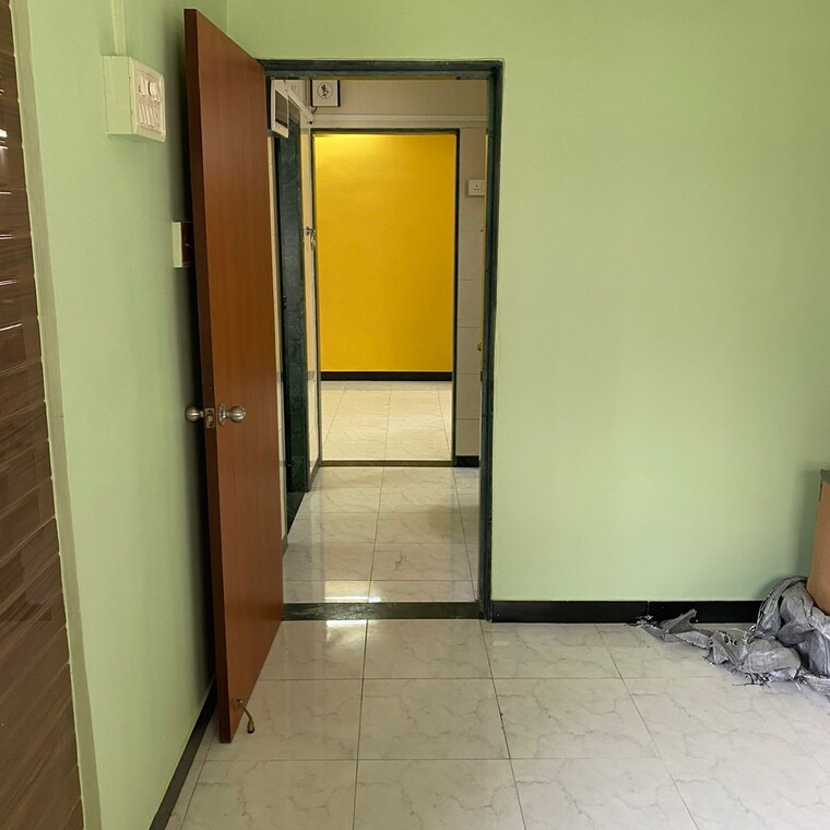 Room, manish-nagar-shopping-centre 1 Bedroom 400 Sq.Ft. Apartment In Manish Nagar Mumbai 9255386