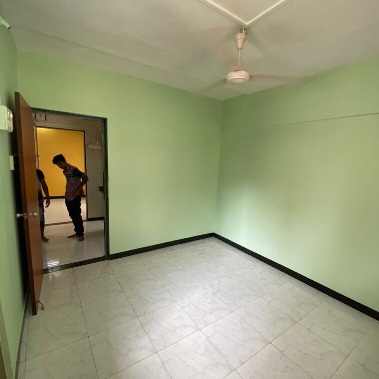 Room, manish-nagar-shopping-centre 1 Bedroom 400 Sq.Ft. Apartment In Manish Nagar Mumbai 9255386