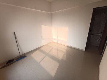 Room in 3 BHK Apartment at Vikas Ritz, Khadakpada – for Sale
