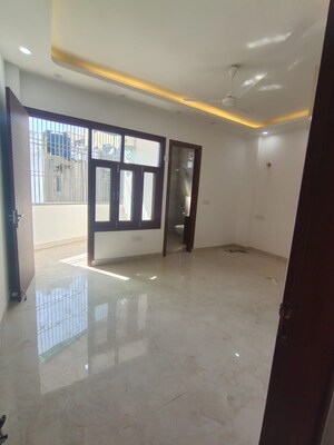 Room in 3 BHK Builder Floor at Khirki Extension – for Rent