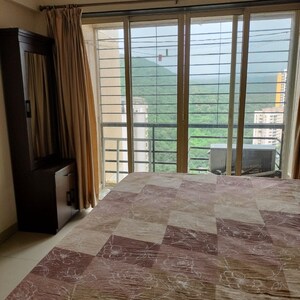 Room in 2 BHK Apartment at DB Realty Parkwoods, Kasarvadavali – for Rent