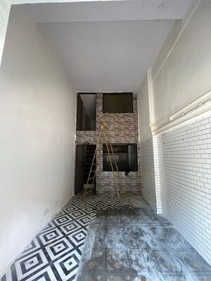  Shop For Rent in Mohid Heights, Andheri West