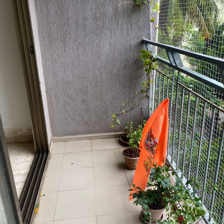 Balcony, dn nagar 2 Bedroom 640 Sq.Ft. Apartment In Dn Nagar Mumbai 9255541