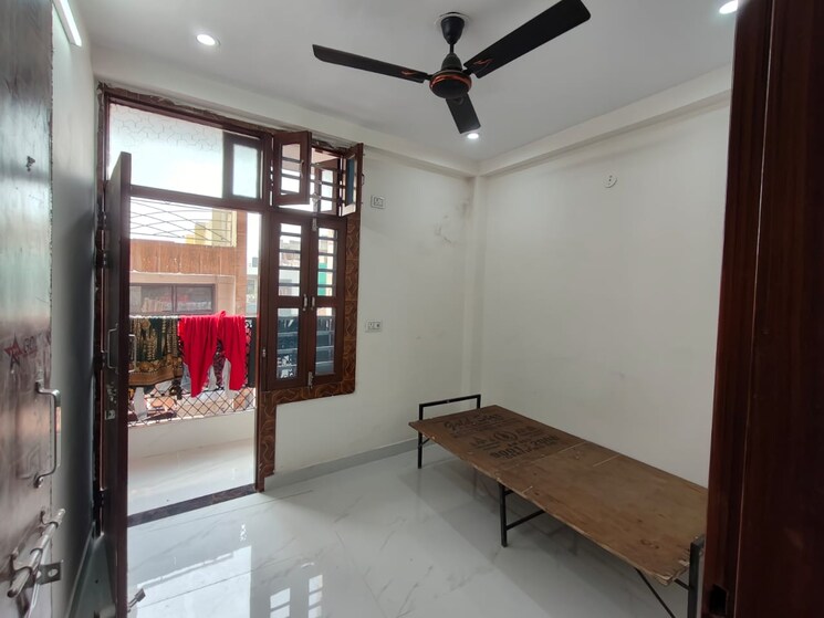Room, mayur vihar 1.5 Bedroom 450 Sq.Ft. Builder Floor In Mayur Vihar Delhi 9255670