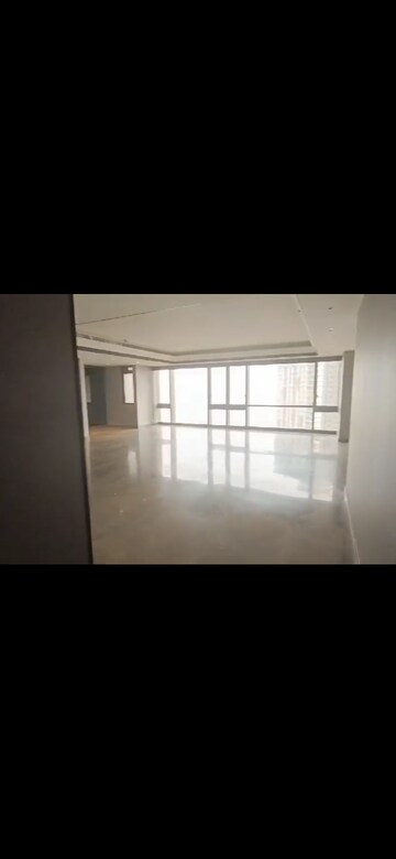 Room in 5 BHK Apartment at Lodha Trump Tower, Worli – for Sale