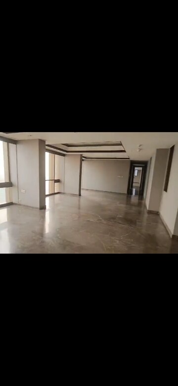 Room in 5 BHK Apartment at Lodha Trump Tower, Worli – for Sale