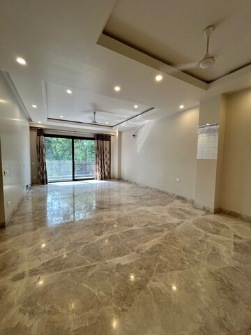 Room in 2 BHK Apartment at Go Work, Udyog Vihar Phase 1 – for Rent
