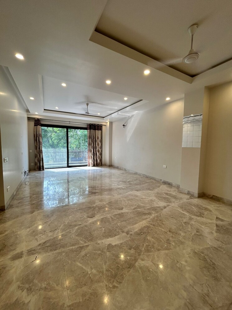 Room, go-work 2 Bedroom 1101 Sq.Ft. Apartment In Udyog Vihar Phase 1 Gurgaon 9255699