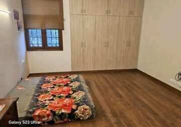 Bedroom in 5 BHK Villa at Sainik Farm – for Rent