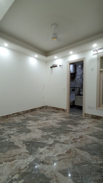 Room in 3 BHK Builder Floor at Saket – for Rent