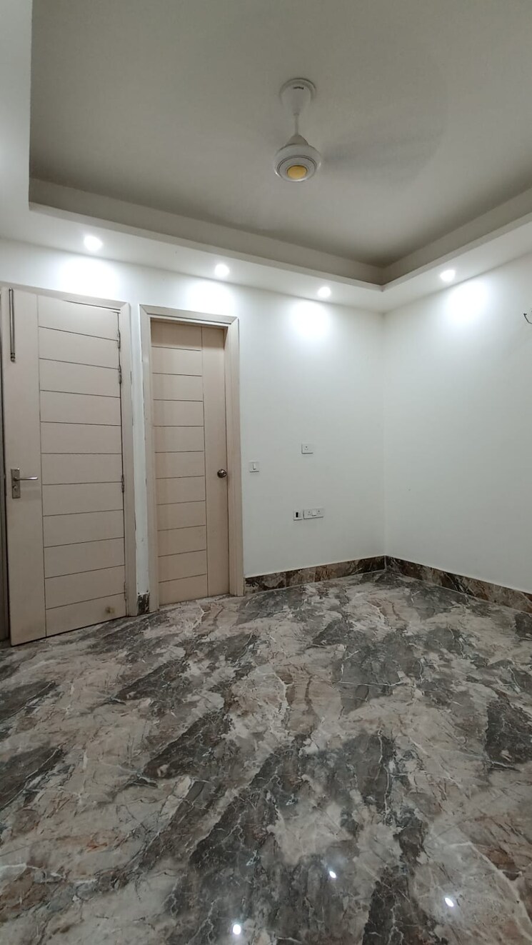 Room, saket 3 Bedroom 1800 Sq.Ft. Builder Floor In Saket Delhi 9255821