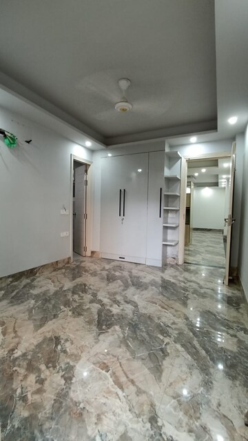 Room in 3 BHK Builder Floor at Saket – for Rent