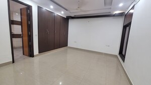 Room in 4 BHK Builder Floor at Vivek Vihar – for Sale