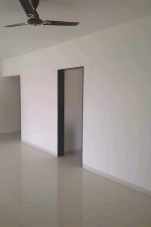 Room in 3 BHK Apartment at Runwal Garden City, Balkum Pada – for Rent