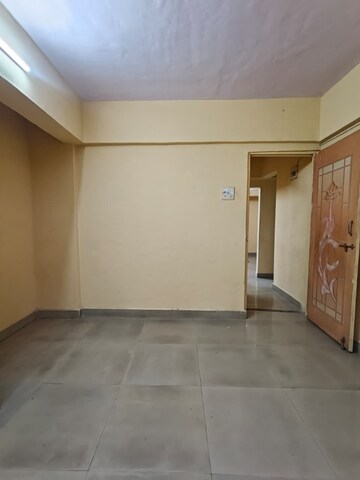 Room in 1 BHK Apartment at New Abhishek Chs, Kalwa – for Rent