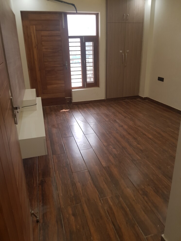 Room, sector 85 4 Bedroom 1688 Sq.Ft. Builder Floor In Sector 85 Faridabad 9255975