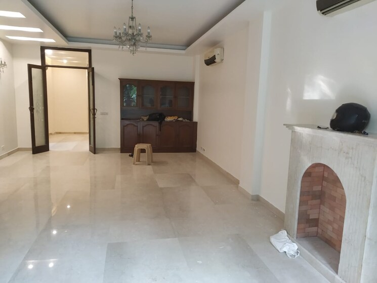 Room, anand lok 4 Bedroom 2400 Sq.Ft. Builder Floor In Anand Lok Delhi 9255972