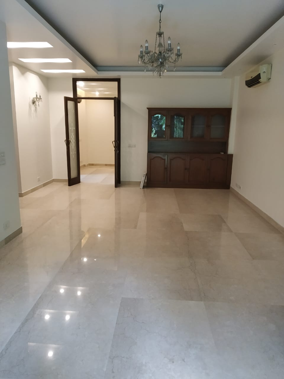 4 BHK + Servant Room Builder Floor For Rent in Anand Lok