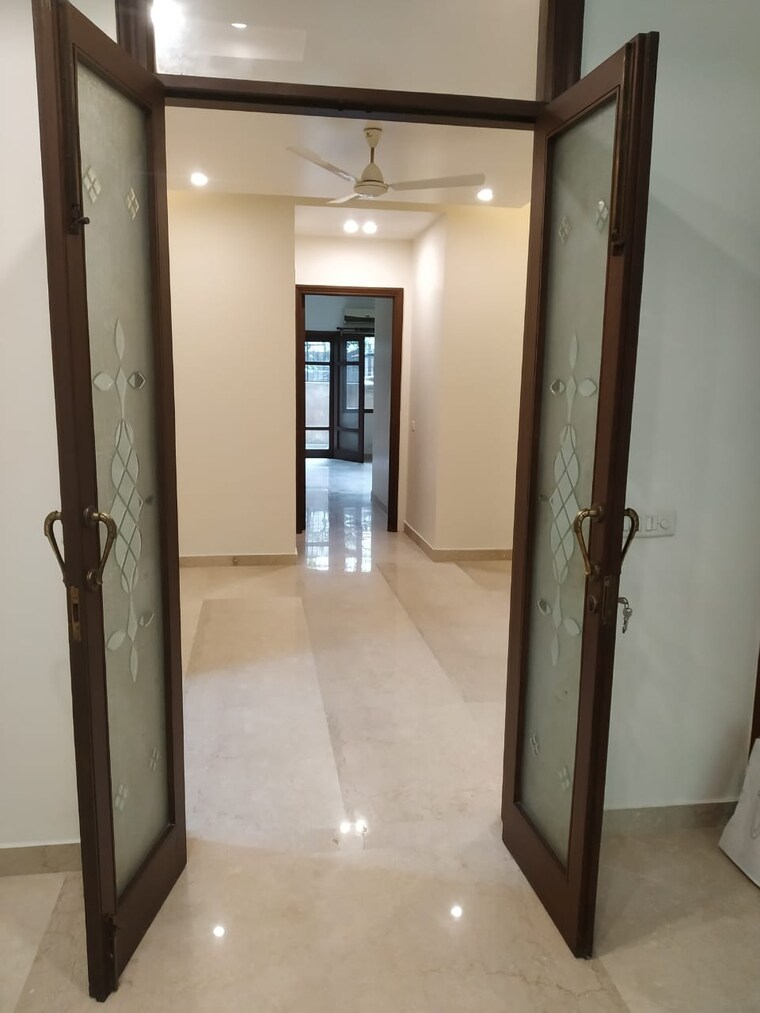 undefined, anand lok 4 Bedroom 2400 Sq.Ft. Builder Floor In Anand Lok Delhi 9255972